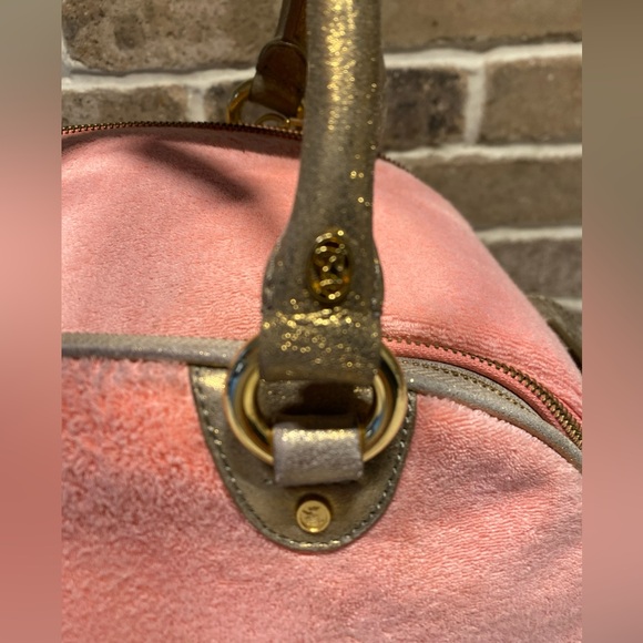 JUICY COUTURE Vtg Pink Velour Pet Carrier Gold Leather Base/Straps Metal Charms - Picture 6 of 12